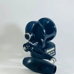 Accurate Valiant 2spd 600 /Hardened Gears /SPJ Handle/ Matte Black Back Blue